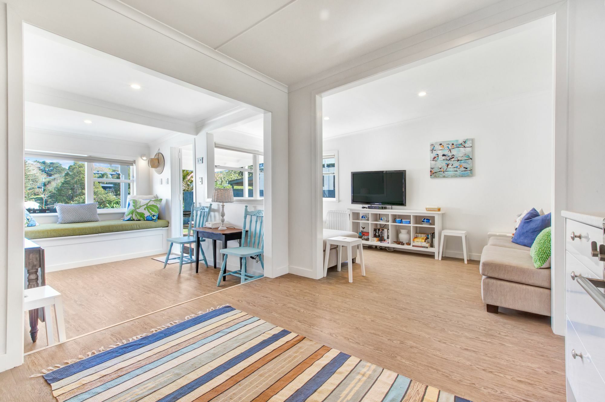 The Little Blue Bach In Oneroa Village By Waiheke Unlimited Exteriör bild