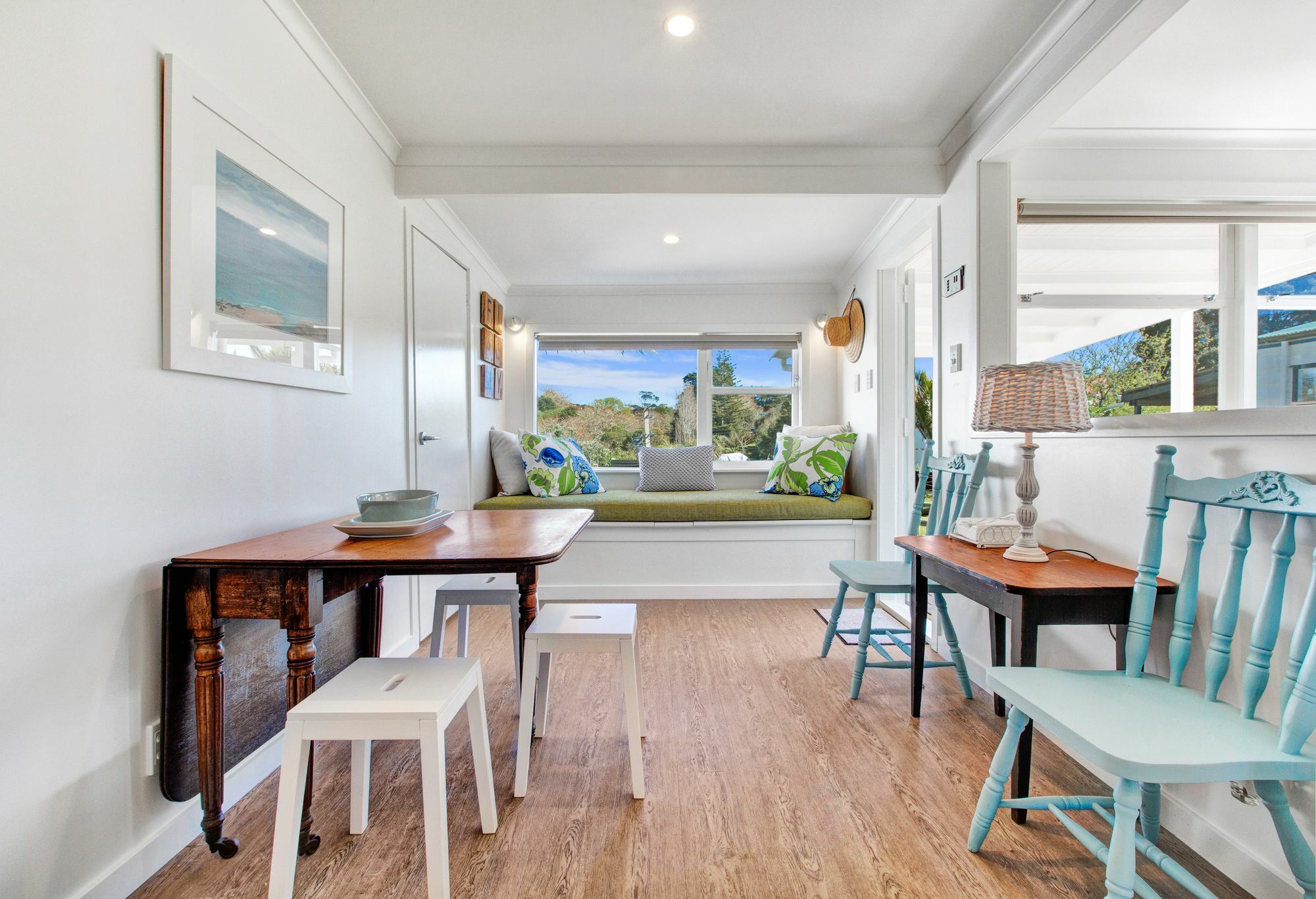 The Little Blue Bach In Oneroa Village By Waiheke Unlimited Exteriör bild